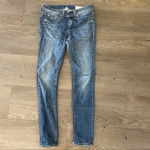 rag & bone mid-rise capri in rae (size 25)